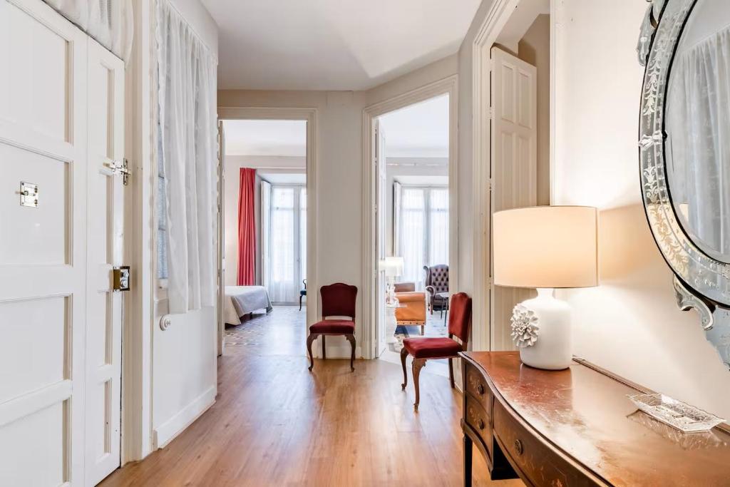 Historic 19th-Century Apartment with Balcony Overlooking Plaza - 5