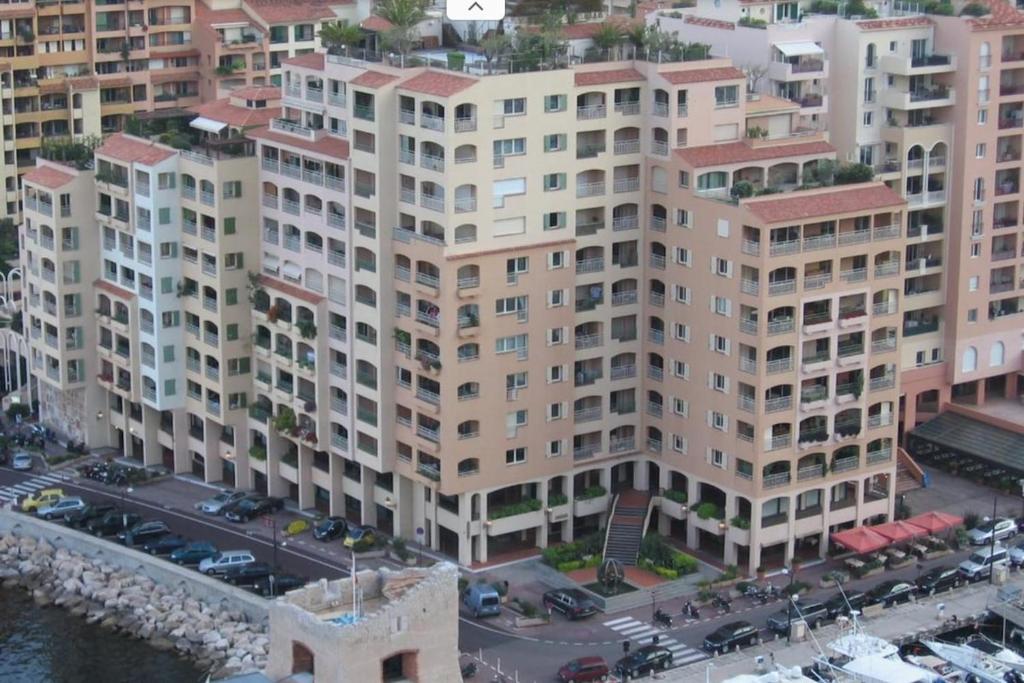 Luxury Retreat in Monaco with Rare Private Parking, Pool, AC and Wifi - 5