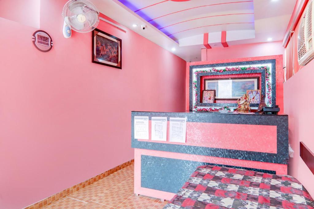 Hotel O Trimurti Palace フロント・ロビー