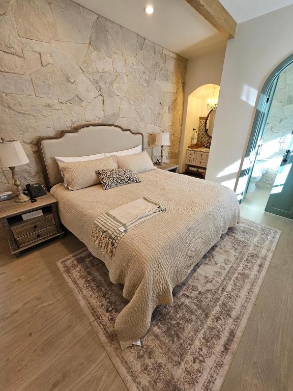 Chateau Del Valle - 2