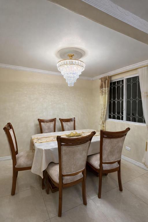 Casa moderna estilo, confort y ubicación cerca de todo - 5