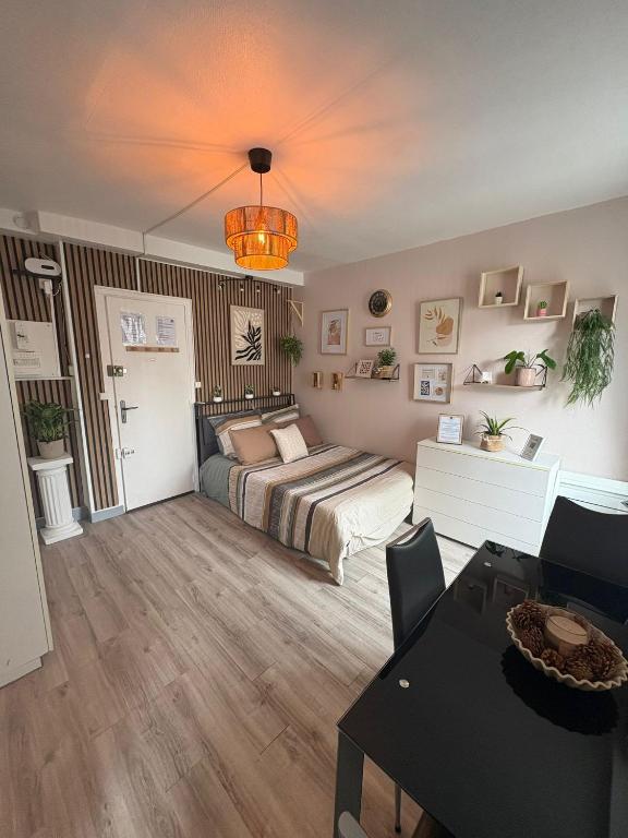 Studio charmant à 3 min du métro Place de Clichy - 1