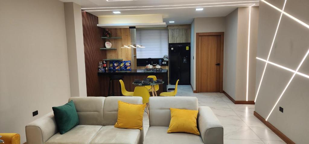 MODERNO LOFT en LOJA, cerca a la UTPL, PUERTA de la CIUDAD - 4