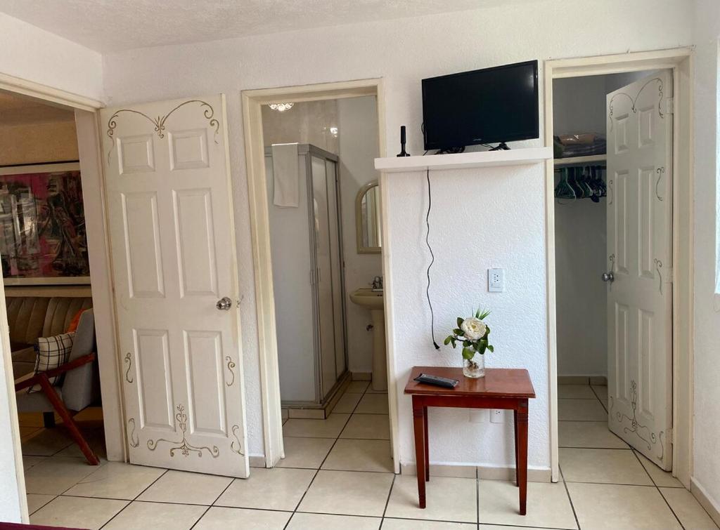 3 rooms 3 bath 12minAndares 15minAkron - 5