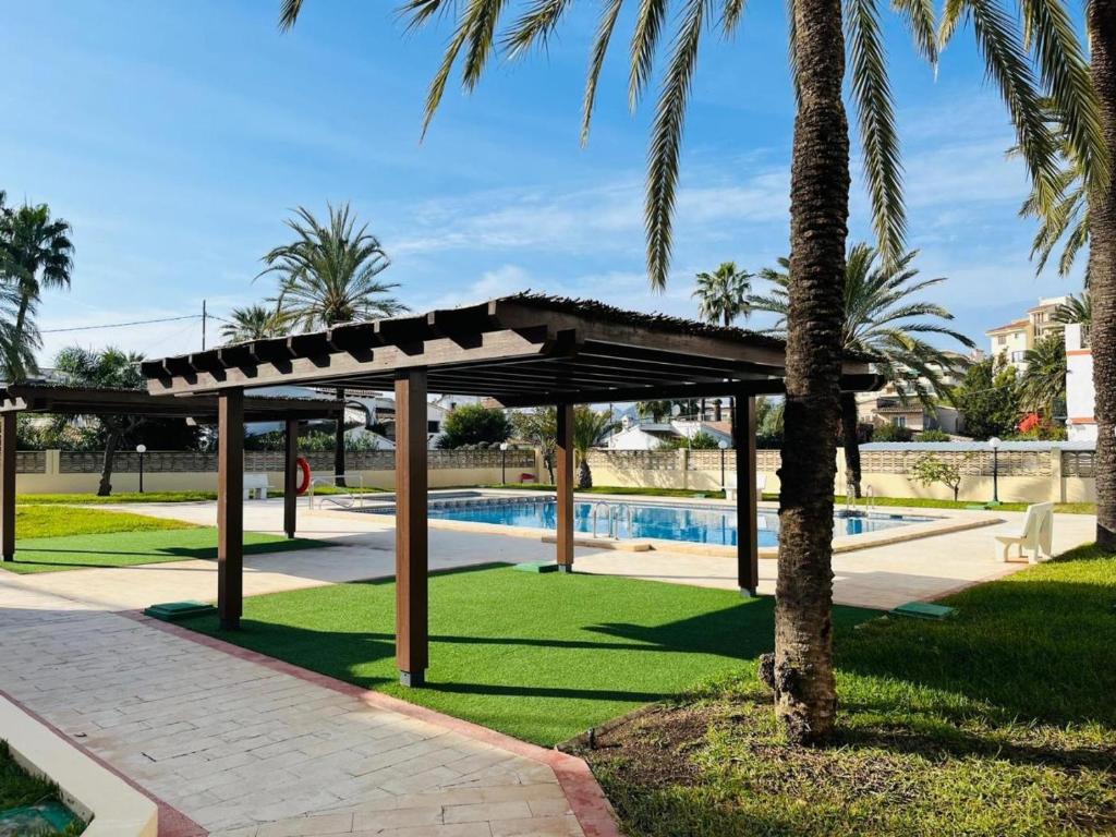 Apartamento de 3 habitaciones a 100m de la playa de Dénia con terraza y piscina - ES-373-28 - 2