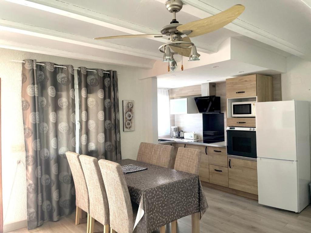 Bungalow acogedor de 2 habitaciones en Els Poblets con Wi-Fi y parking - ES-373-5 - 4