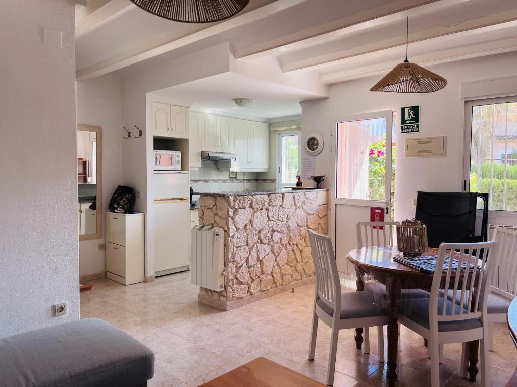 Encantador Adosado en Denia - Ideal para Vacaciones - ES-373-37 - 4