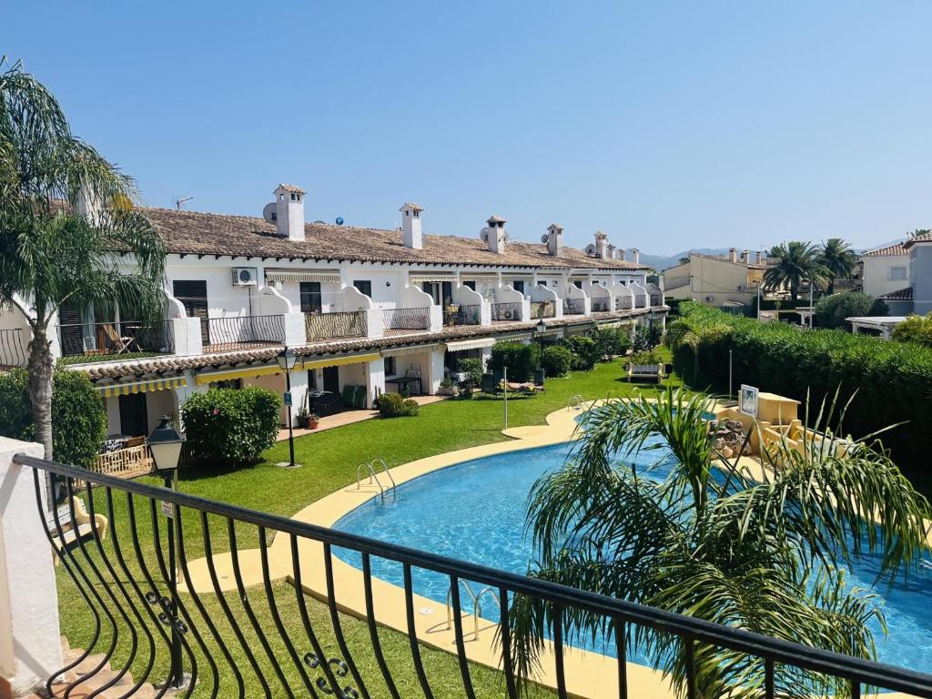 Casa adosada 2 hab. cómoda en Els Poblets con Wi-Fi y aparcamiento - ES-373-66 - 2