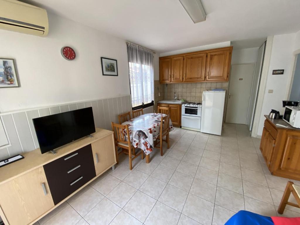 Appartement 3 pièces avec Parking et Climatisation - FR-1-837-93 - 3