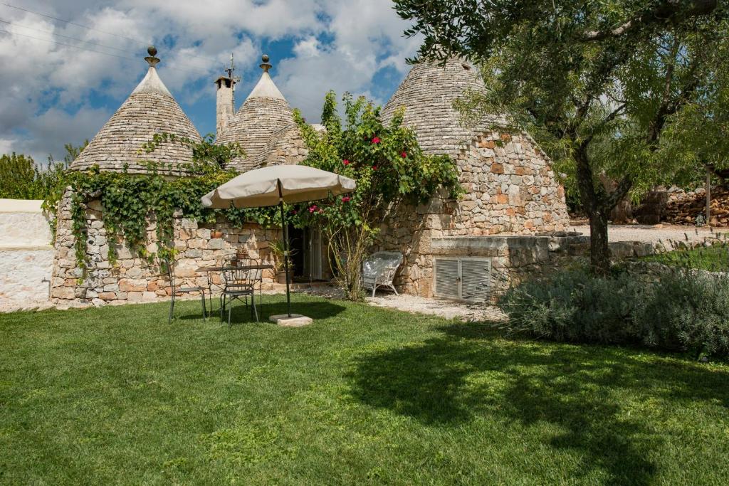 Trullo With Pool In Olive Garden - 3