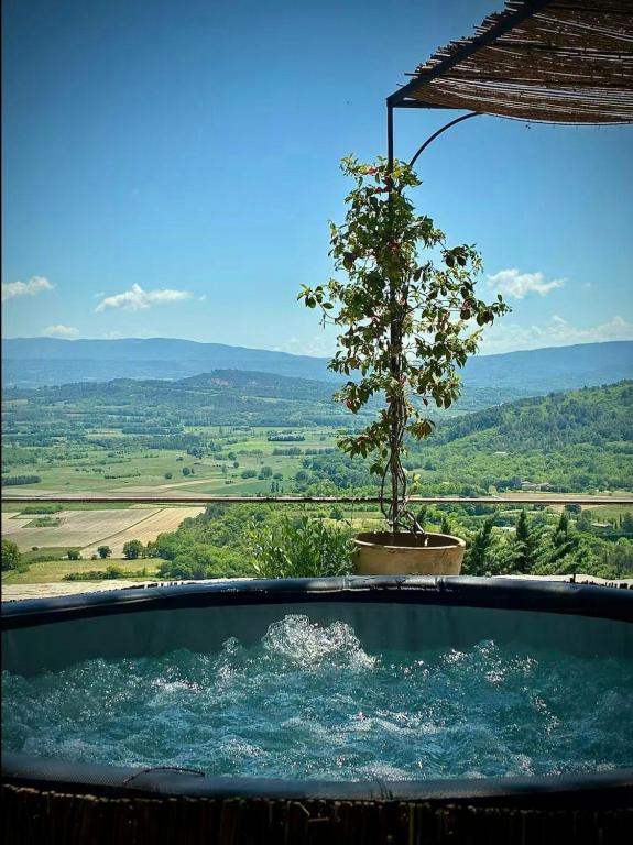 Perched Retreat Facing The Luberon Mountains - 3
