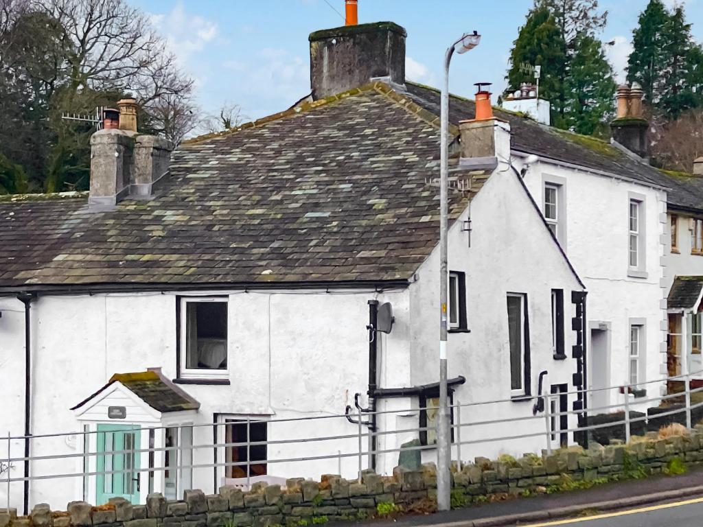 Cosy Cottage exterior — pet-friendly self-catering cottage near Keswick