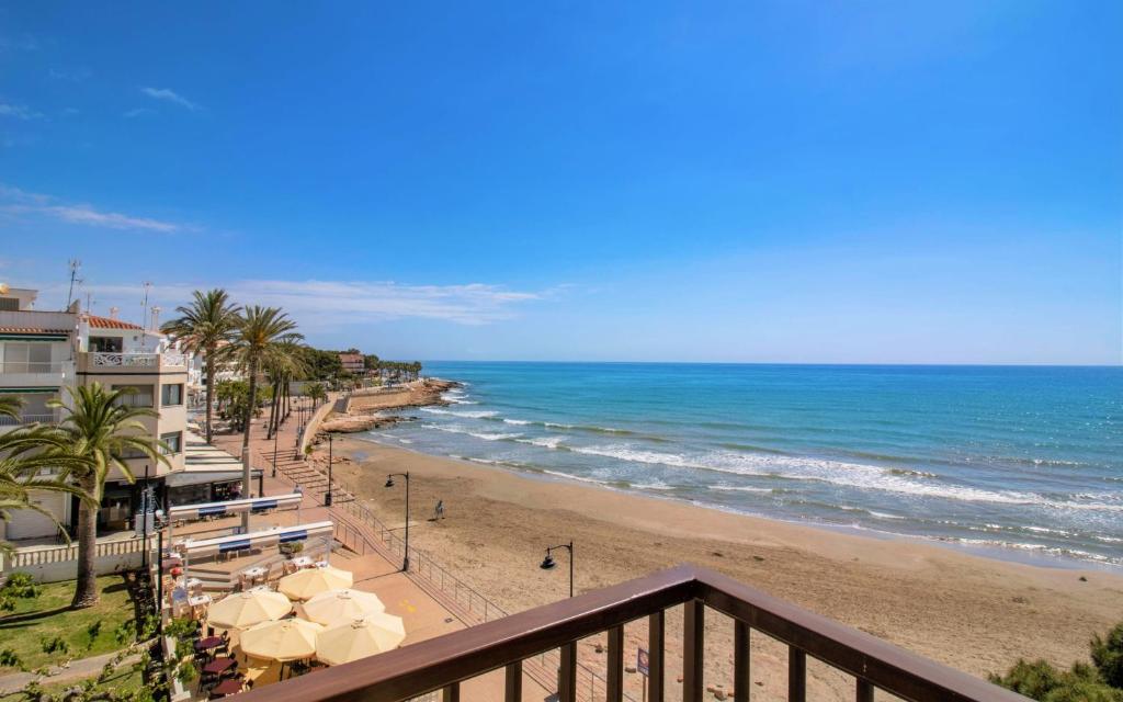 Apartamento con vistas frontales - Primera línea Playa Cargador - ALBERT VILLAS - 1