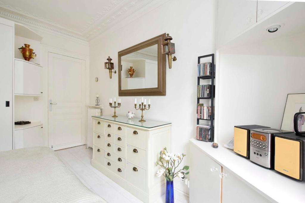 Parisian Home 2 bedrooms Marais - Bastille - 2
