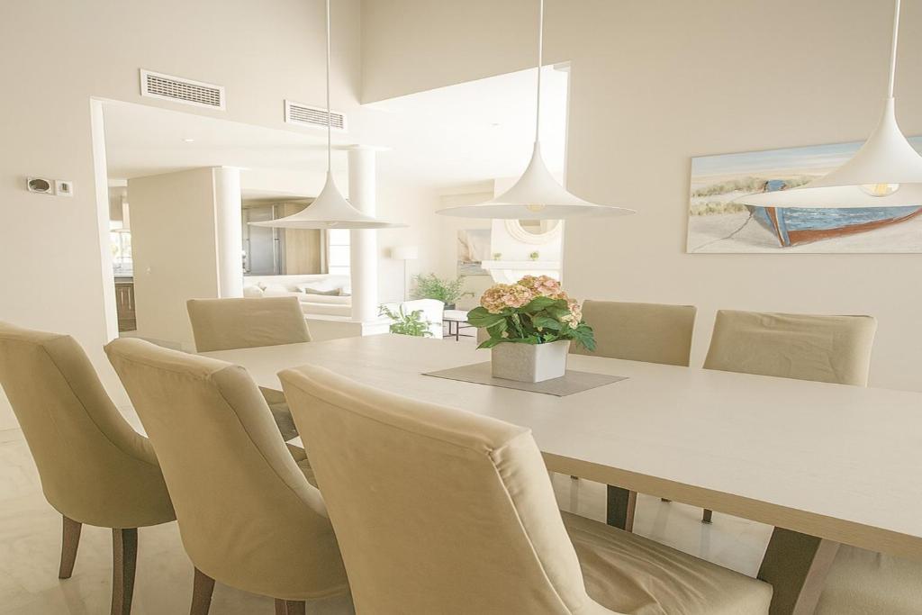 Penthouse Adelfas del Mar-Private Pool & Beach - 4