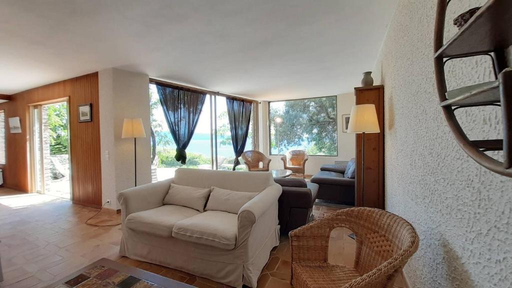 BO200-F031 Maison 3 pièces 8 couchages BORMES LES MIMOSAS - 2