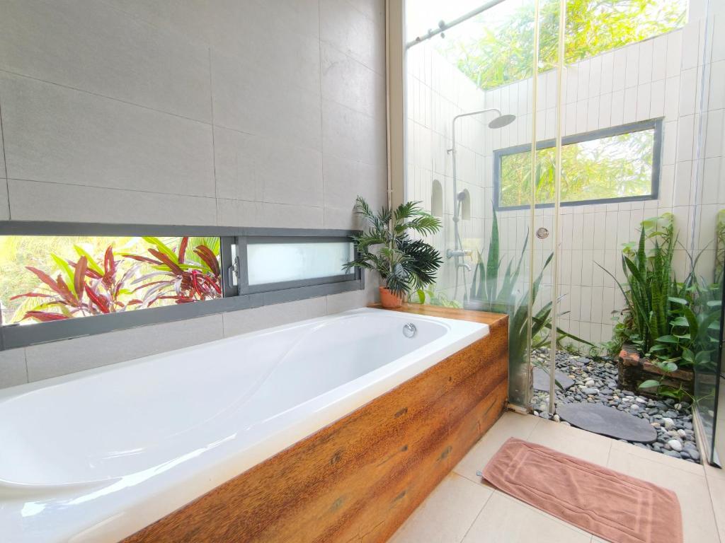 The Zen - InnerZen Mekong Riverside homestay Ben Tre 1 bed for 1-2 persons, 2 beds for 3-4 persons