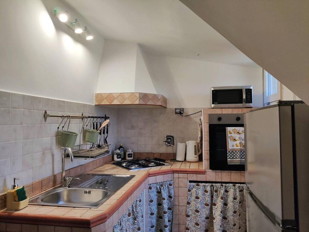 Elegant Seafront Apartment in Ostia | Beach Access - 4