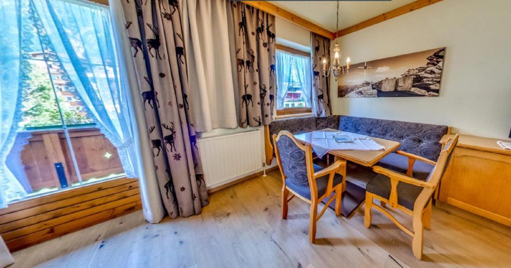 Appartement Frühstückspension Landhaus Karwendel - 2