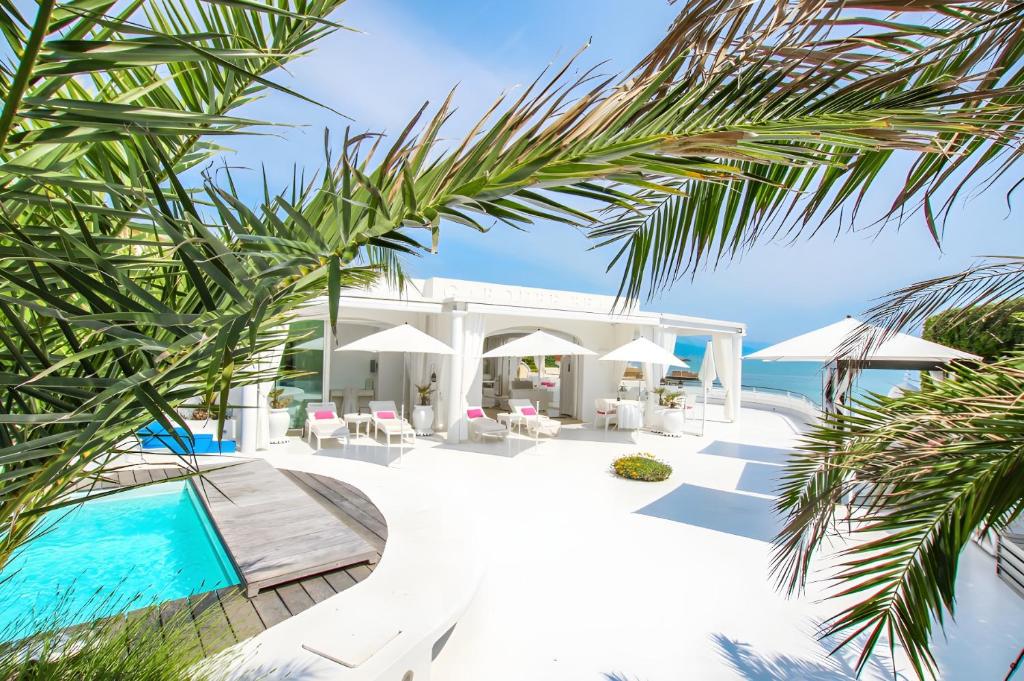 Villa pieds dans l'eau au Cap d'Antibes - 5
