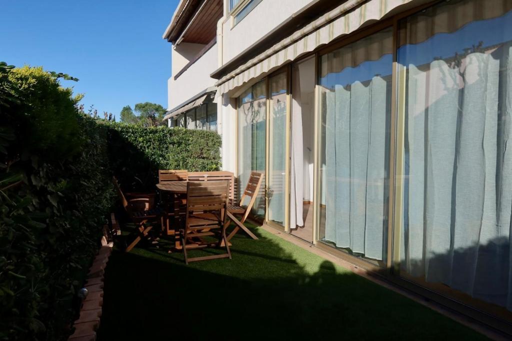 Lora Apartment with Garden & Pool - 5