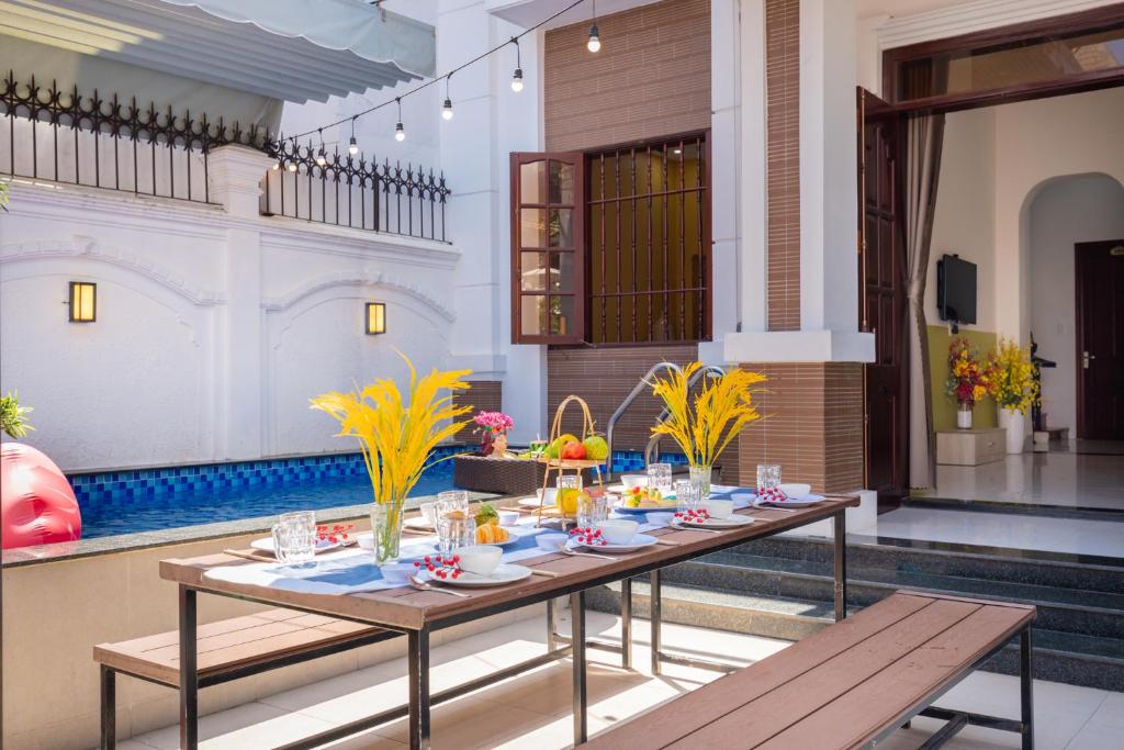 Villa 25 Lac Long Quan