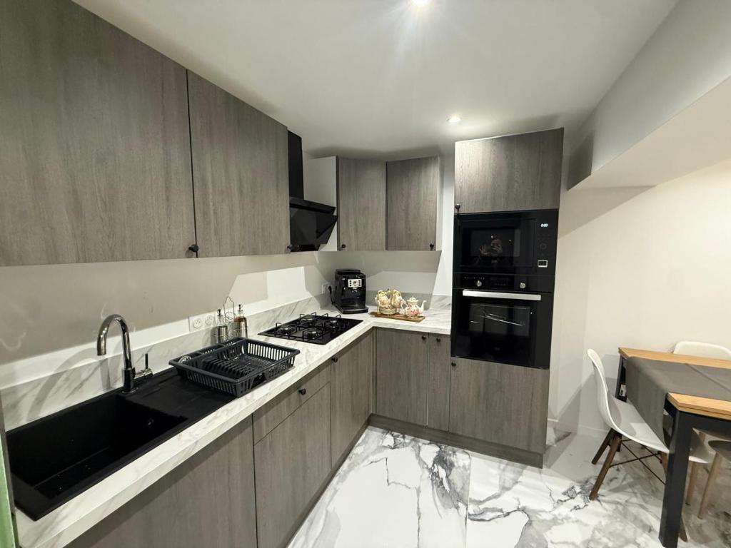 Melrose Loft with master suite - 4