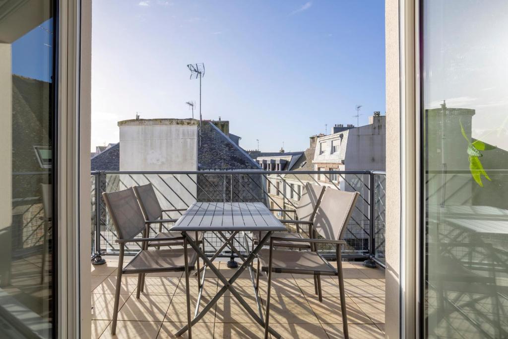 Urania - Escale centre Concarneau - 1