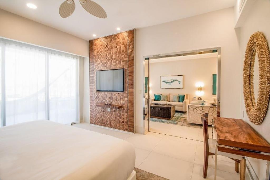 2 Bed 2 Bath Luxury Villa Suite - 2