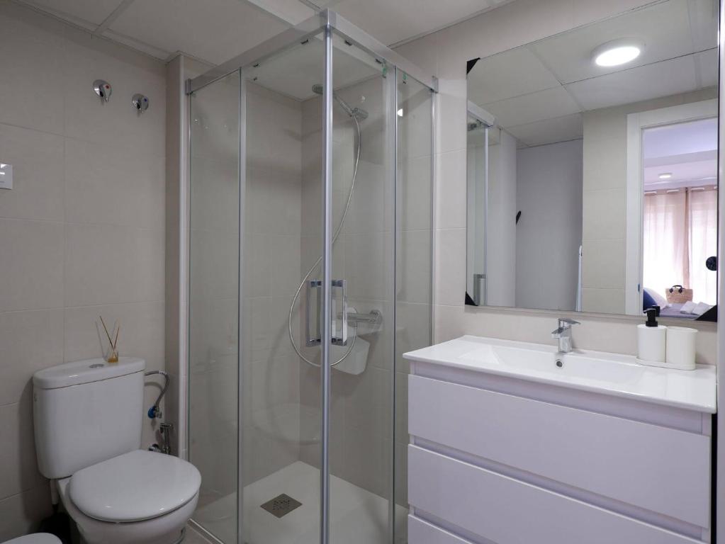 El Cabanyal Modern 2-Bedroom Apt by the Sea - 4