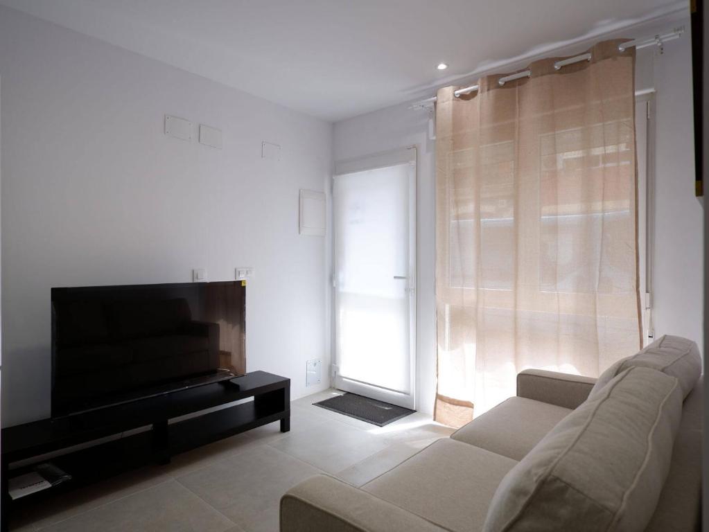El Cabanyal Modern 2-Bedroom Apt by the Sea - 5