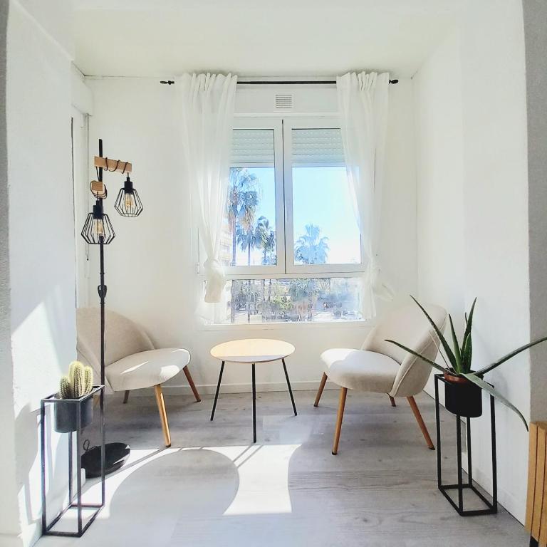 2-bedroom penthouse in the heart of Torrevieja with a sea view - 1