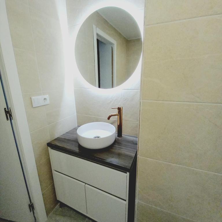 2-bedroom penthouse in the heart of Torrevieja with a sea view - 3