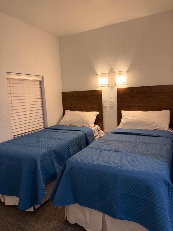 Broadway Inn and RV Park