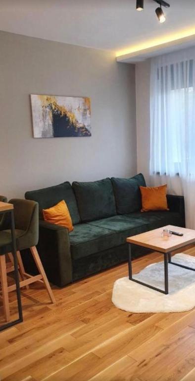 Emerald Mamba - Titova Vila - 4