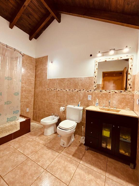 Casa Cabaña de Alquiler Turístico para Vacacionar con Familia o Amigos en San Martin de los Andes Capacidad 6 más 2 Personas - 4