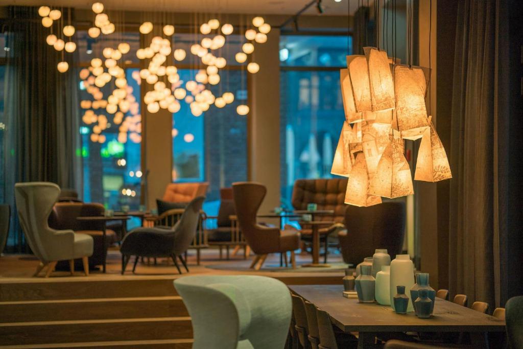 Bar/lounge, Motel One Lubeck in Lubeck