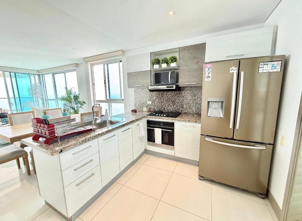 3br Apartment in front of the beach 8 paxs - 3