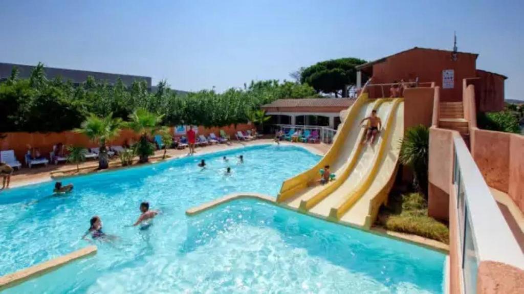 ZEcamping 3 parc aquatique piscine à 2km de la plage animaux acceptés - 1