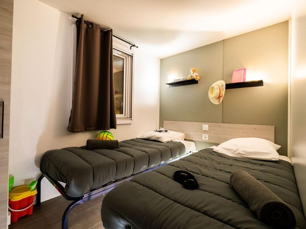 Mobil home 26m² pour 6 pers avec jacuzzi et terrasse - API-1-52-824 - 5