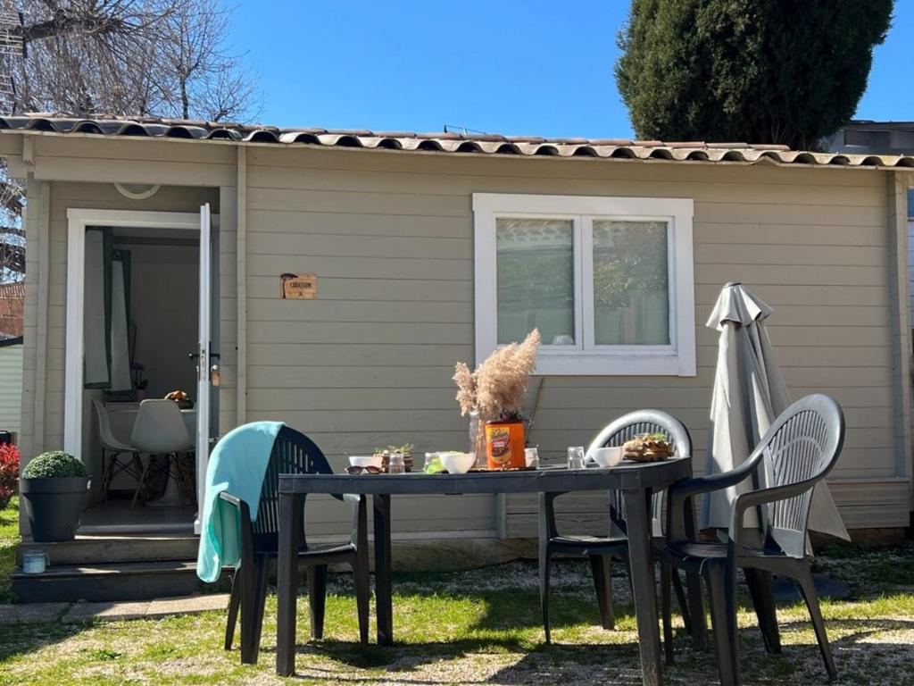 Chalet pour 4 avec Salon de Jardin - Seyne-sur-Mer - API-1-52-870 - 1