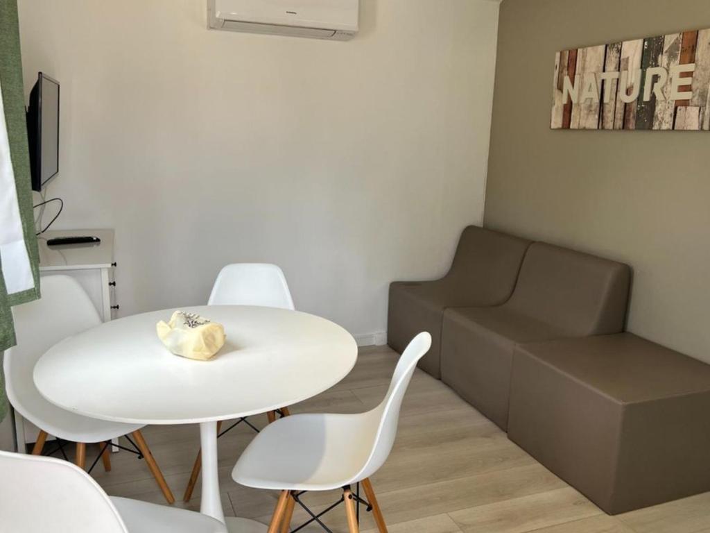 Chalet pour 4 avec Salon de Jardin - Seyne-sur-Mer - API-1-52-870 - 3