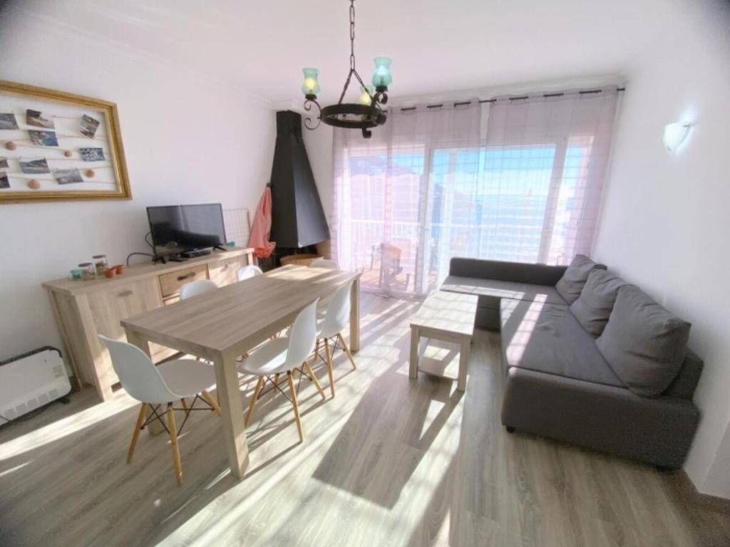 Bonito apartamento a 200m de la playa con terraza y garaje en Roses - HISP-312-48 - 3