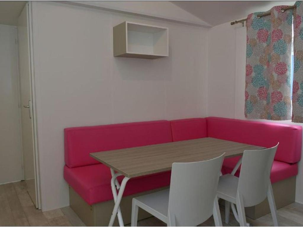 Mobil home avec terrasse et jardin, 6 personnes - API-1-52-1429 - 4