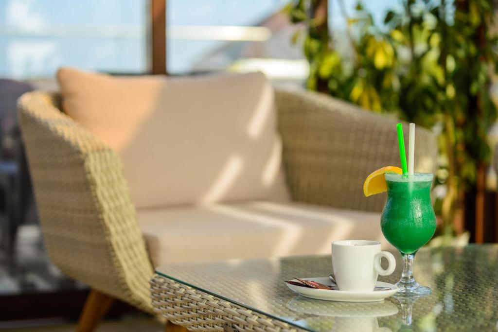 Sunny Castle Hotel - All Inclusive, Beach and Free parking — Kranevo, Dobrich