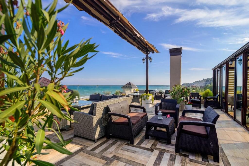 Sunny Castle Hotel - All Inclusive, Beach and Free parking — Kranevo, Dobrich