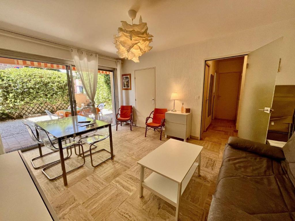 CA020-006 APPARTEMENT 2 PIÈCES Personnes CAVALAIRE SUR MER - 3