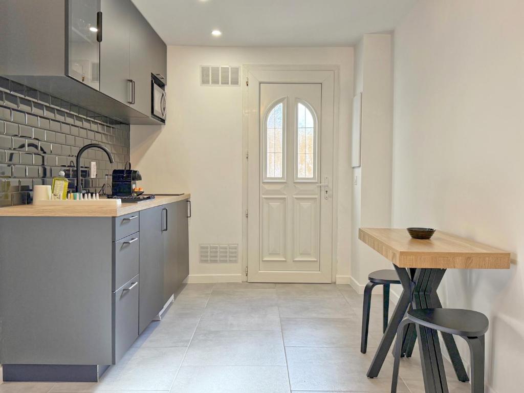 L'Esterel Appartements Plage 450m & Gare Saint-Raphael 950m - 3