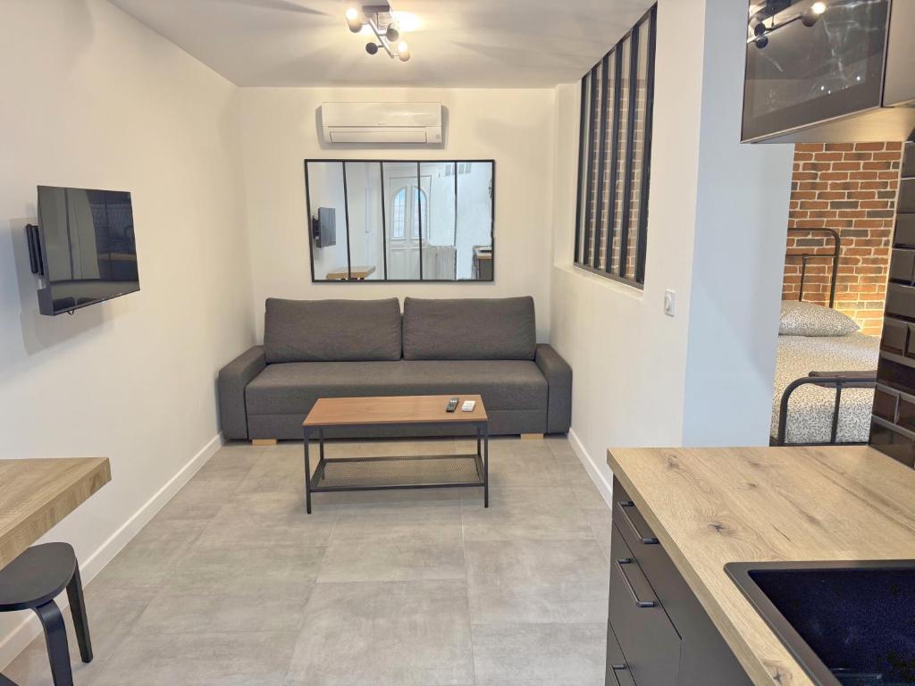 L'Esterel Appartements Plage 450m & Gare Saint-Raphael 950m - 5