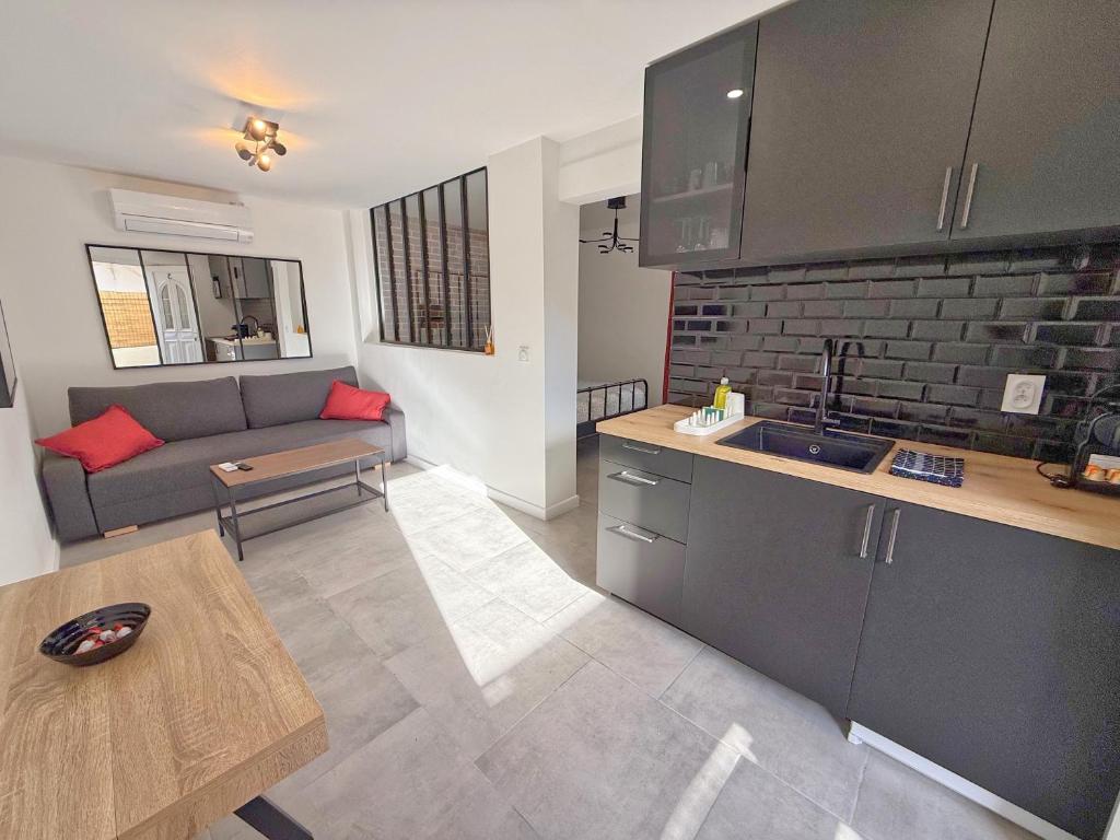 L'Esterel Appartements Plage 450m & Gare Saint-Raphael 950m - 4